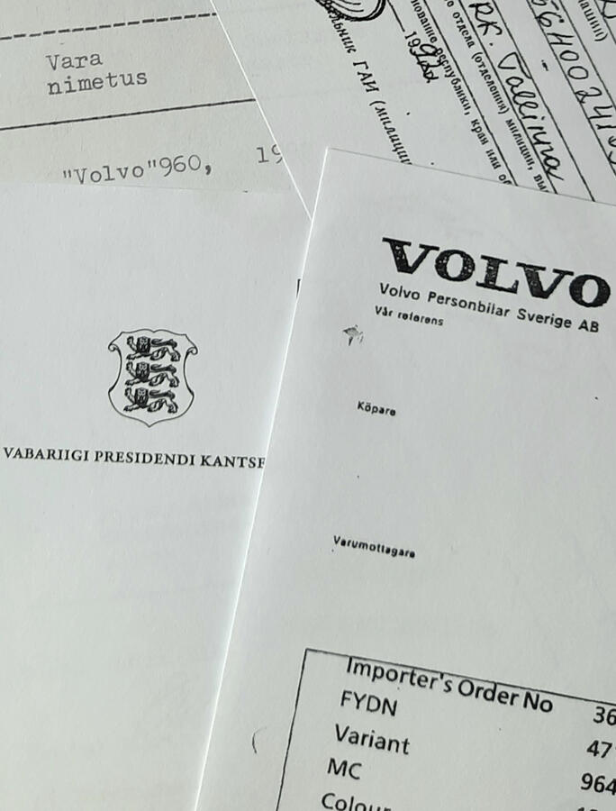 Presidendi Kantselei poolt edastatud kinnitused auto ajaloolise tausta kohta: Volvo tehasest 1992 kaasas olnud auto tehniline kirjeldus, sõiduki esimene tehniline pass Eestis, Kantseleile vara üleandmise akt. 16.01.2024