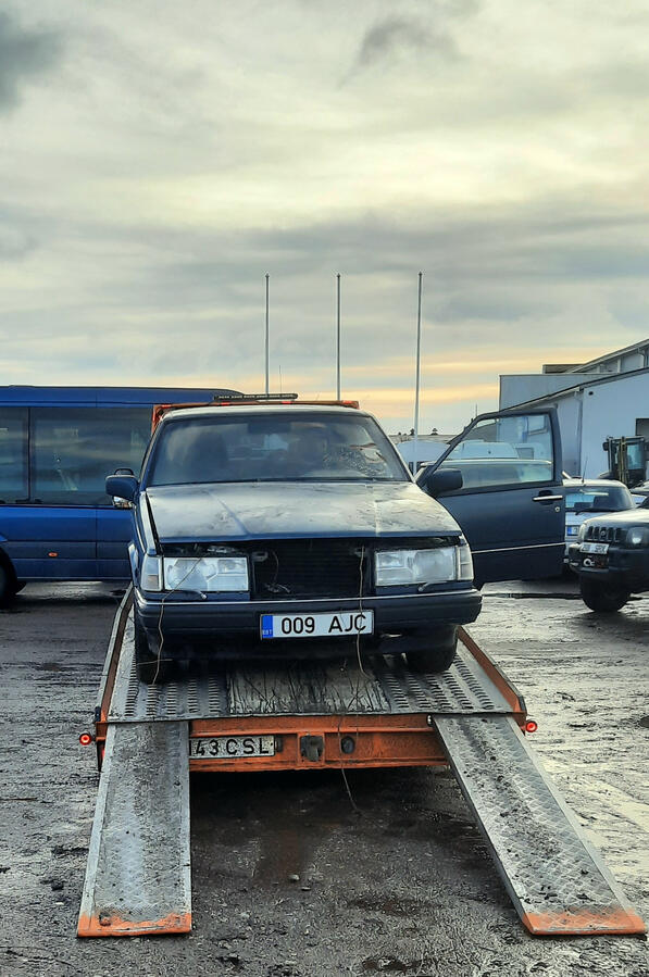 Rootsi Kuningriigi 1992 kingitus Eesti Vabariigile. Pärast 10-aastast seismist algab auto jaoks uus peatükk.19.12.2023 Foto: Tõnis Hinnosaar